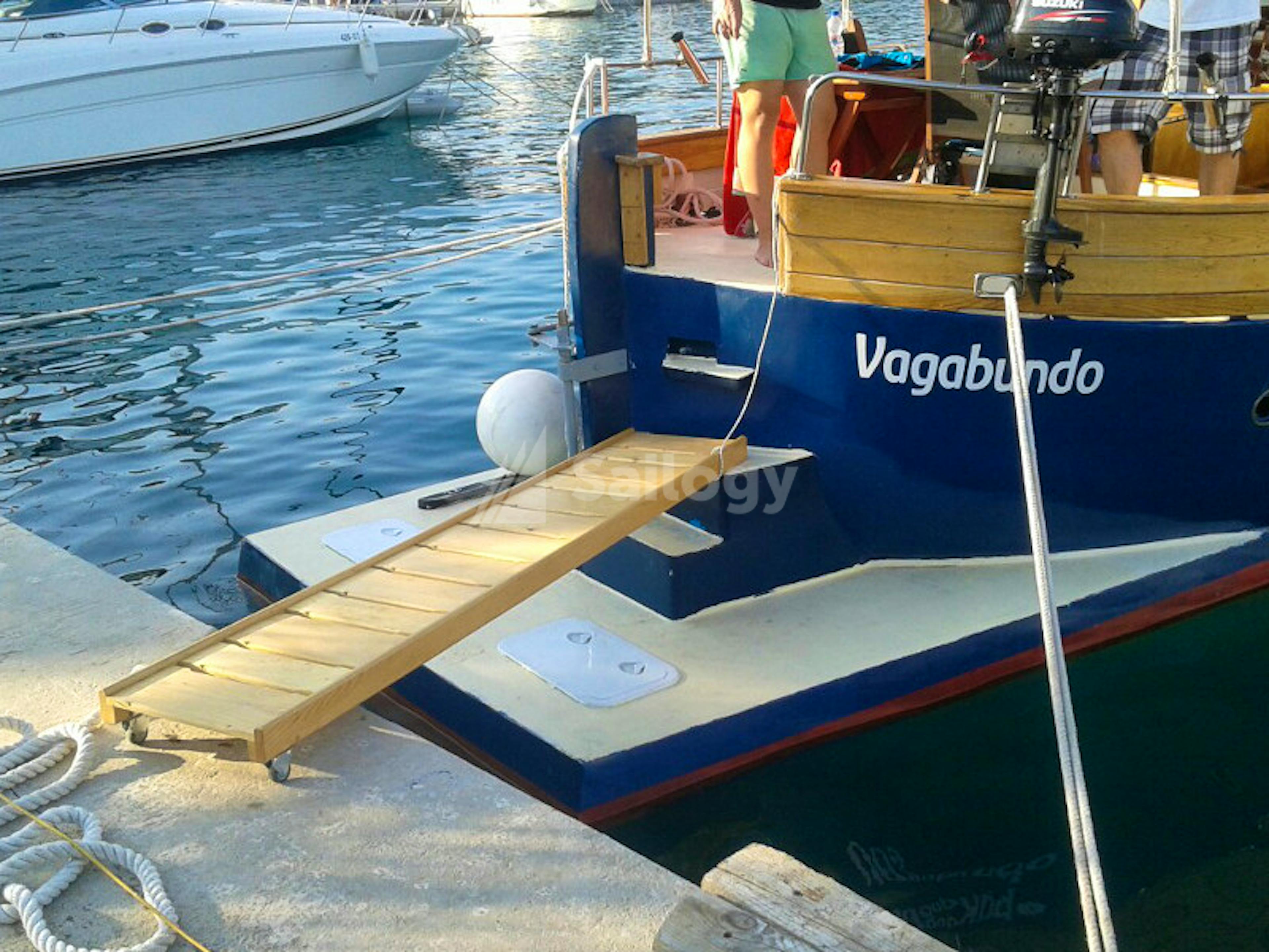 Wooden Boat Leut