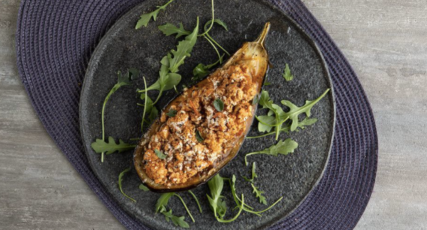 Griechische Küche Teil IV - Gefüllte Auberginen | Master Yachting Griechische Küche Teil IV - Gefüllte Auberginen | Master Yachting