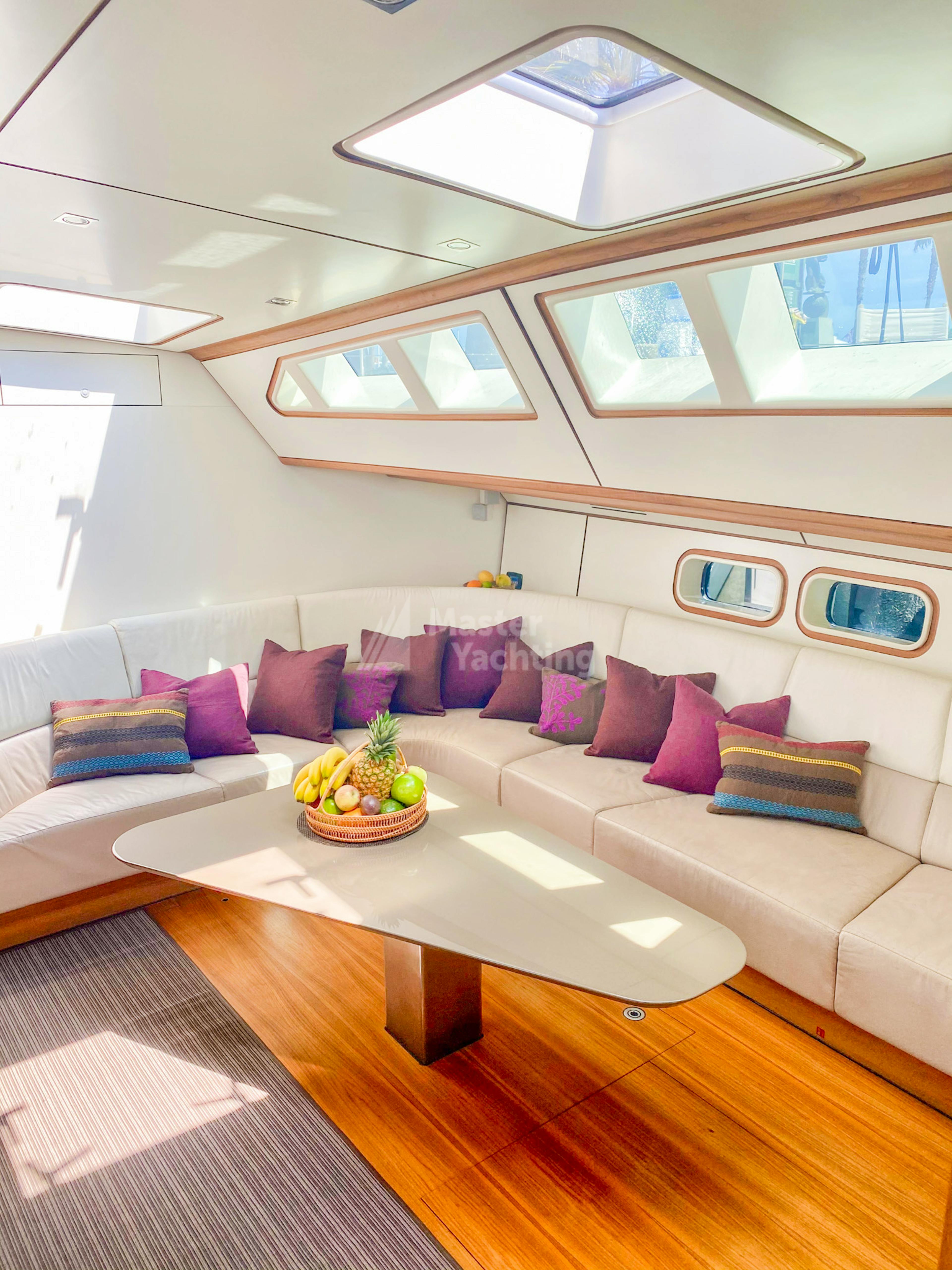 100 ft Length Luxury Yacht