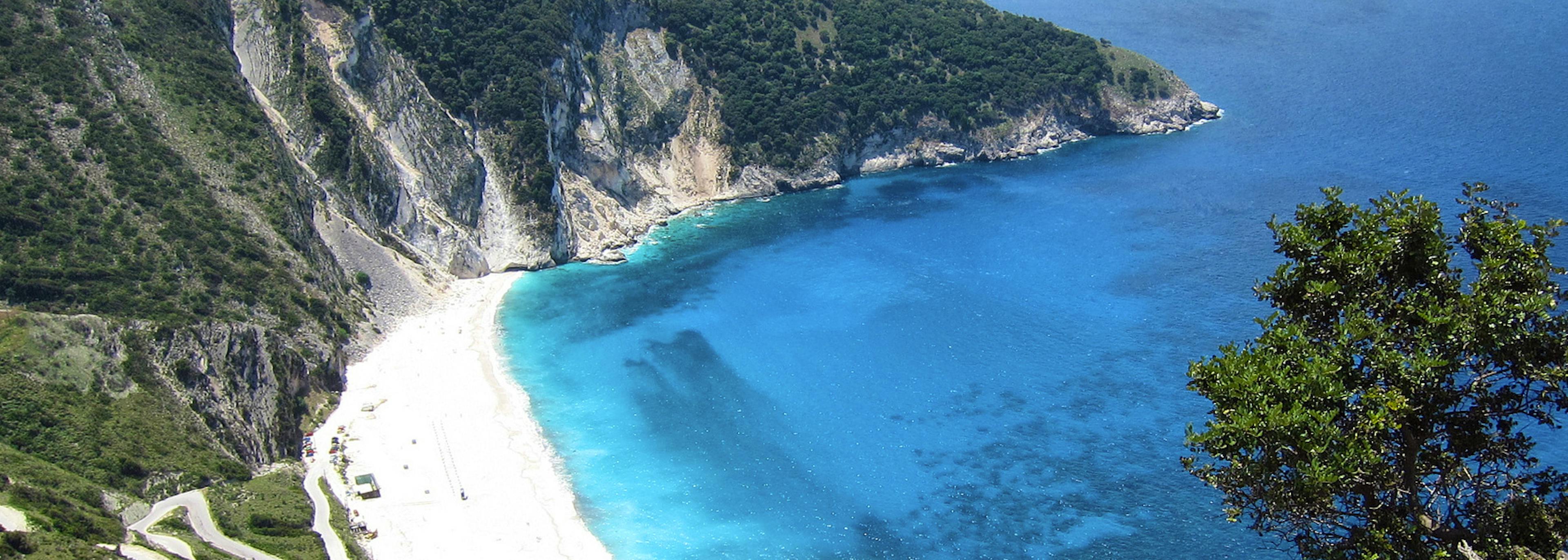 Why hiring a boat in Kefalonia?